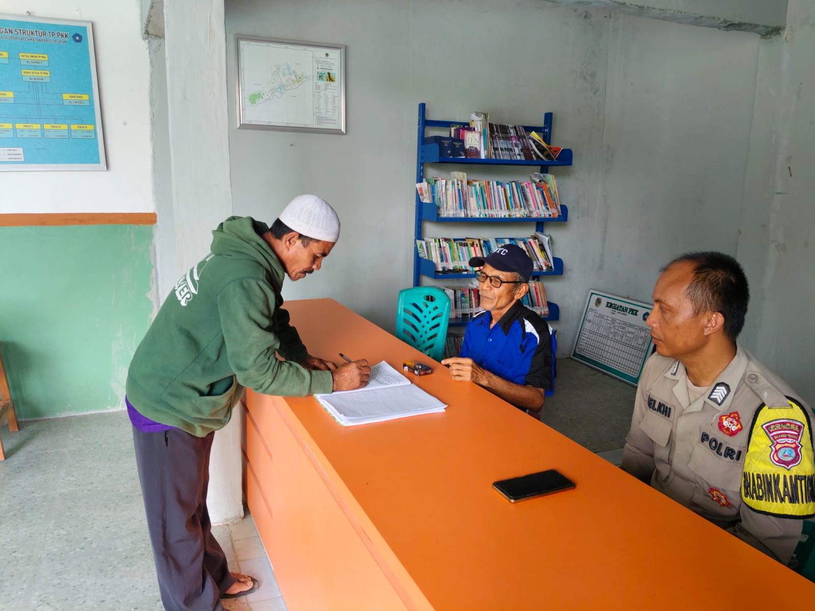 Mediasi perselisihan warga desa