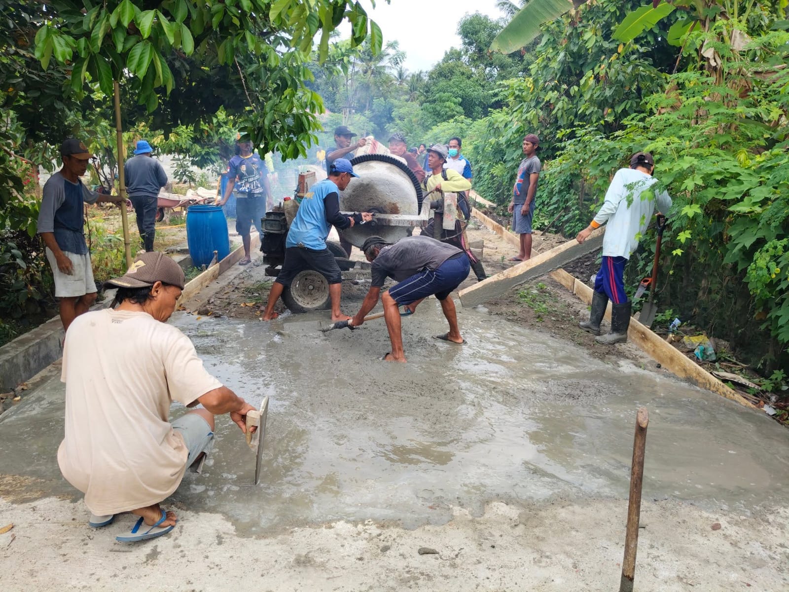 Pembangunan rabat beton jalan lingkungan dusun 1 yg bersumber dari APBDES TA 2026