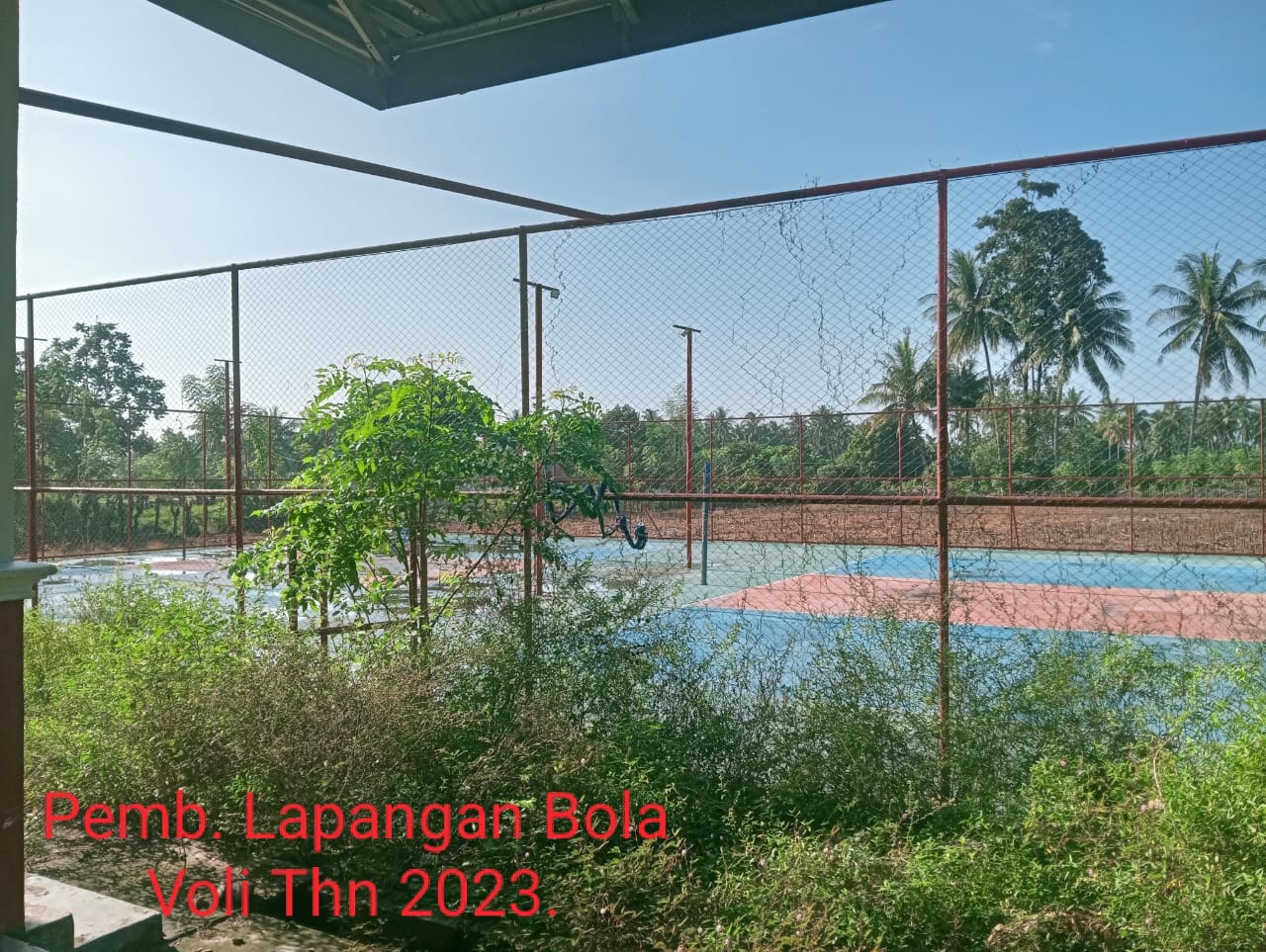 Pembangunan lapangan voli
